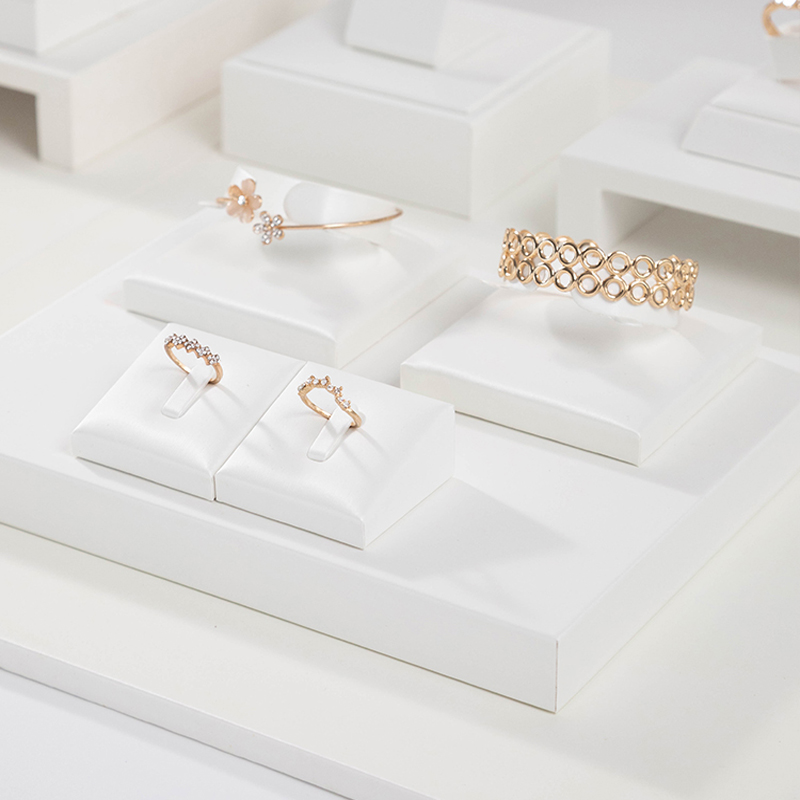 Pingente de couro branco colar - Body Jewelry Display Ideas avaliação e preço