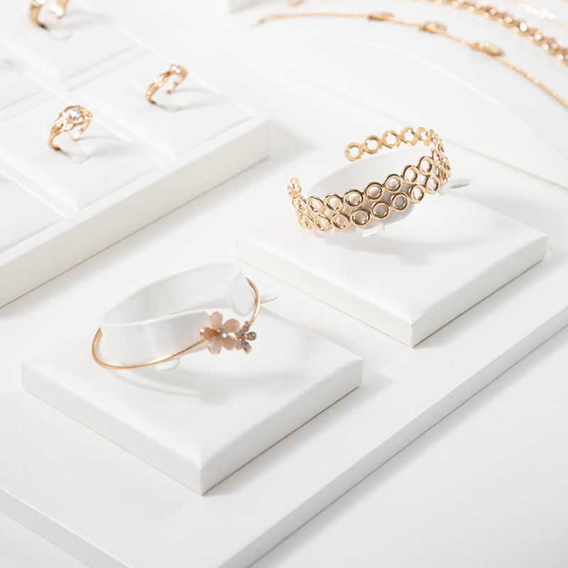 Pingente de couro branco colar - Body Jewelry Display Ideas avaliação e preço